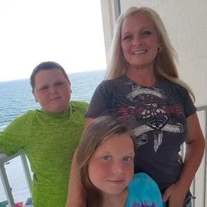 Meet your Posher, Debra